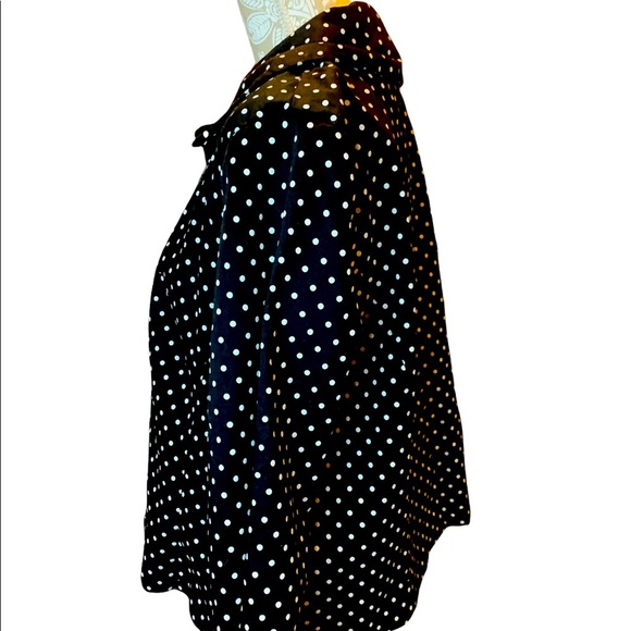 Dress Barn polka dot button front short boxy top - Picture 2 of 5